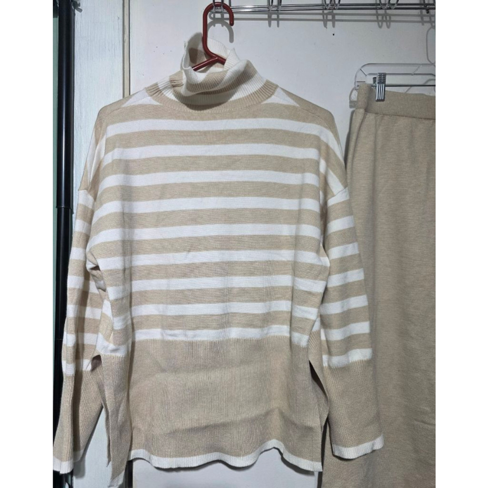 Women's Unbranded Beige‎ White Striped Turtleneck Sweater Set Size L